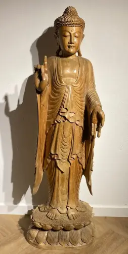 Artikelbild des Artikels “Stehender Buddha aus Suarholz, 150 cm hoch “
